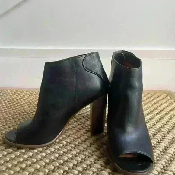 Coach Black Polished calf leather open toe bootie Ankle Zip close size 8 - Picture 6 of 11